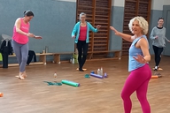 Mehrere Teilnehmerinnen der Fortbildung in der Durchführung.