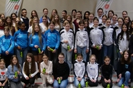 Gruppenfoto der geehrten Turnerinnen.