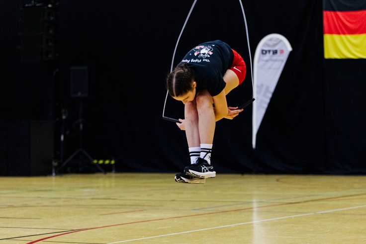 Rope Skipperin bei ihrer Übung